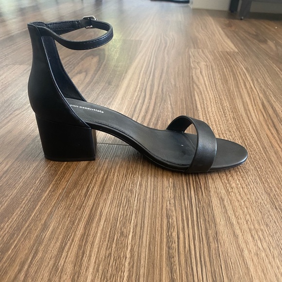 Two Strapped Black Heeled Sandals - Picture 3 of 5